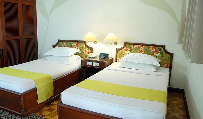 Oasis Hotel Angeles Luaran gambar